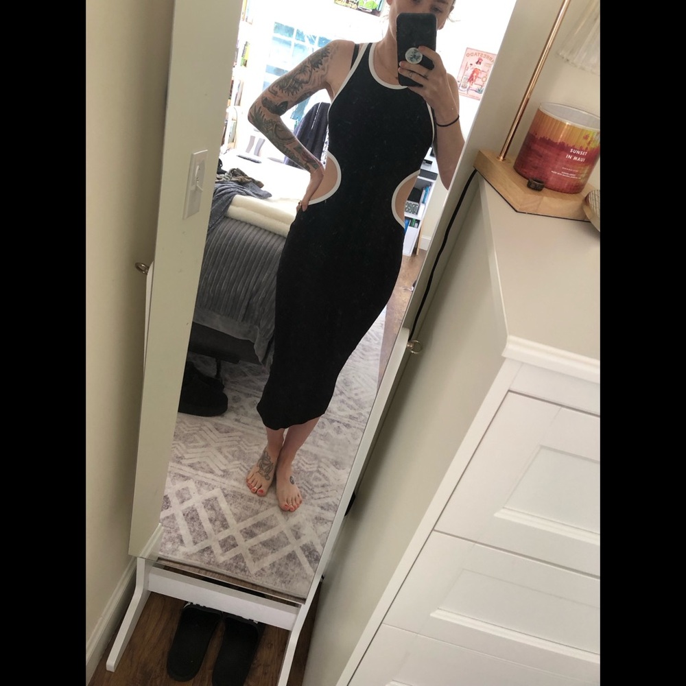 Chic Black Halter Bodycon Midi Dress